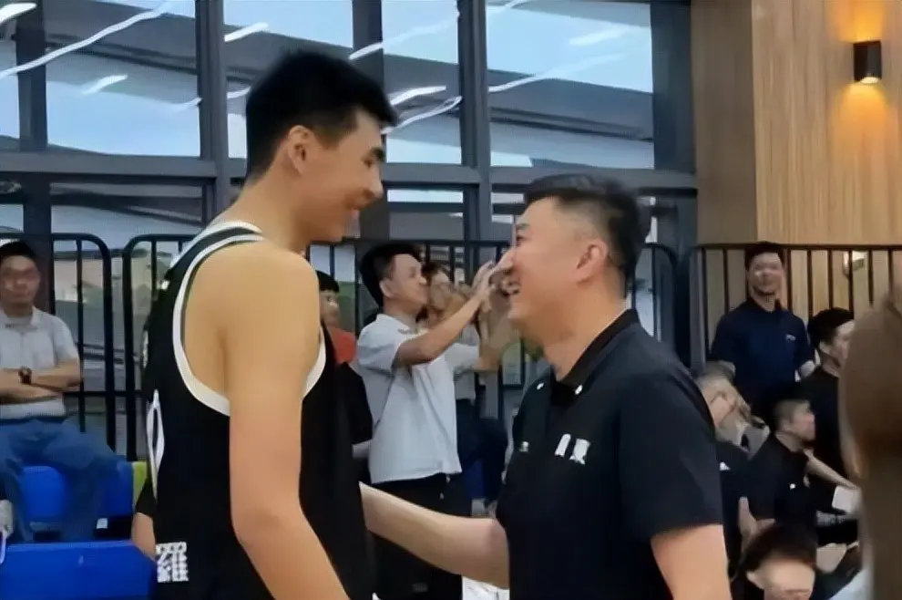 回宏远, 体育博主爆