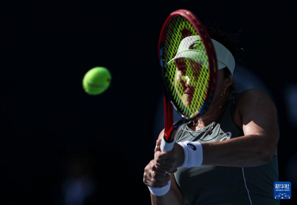 中庆祝, 白雪飞, 新华社记者